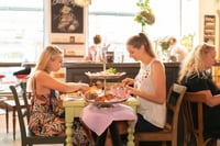 Pistor Inspiration Babus Bakery Coffeehouse Etagere
