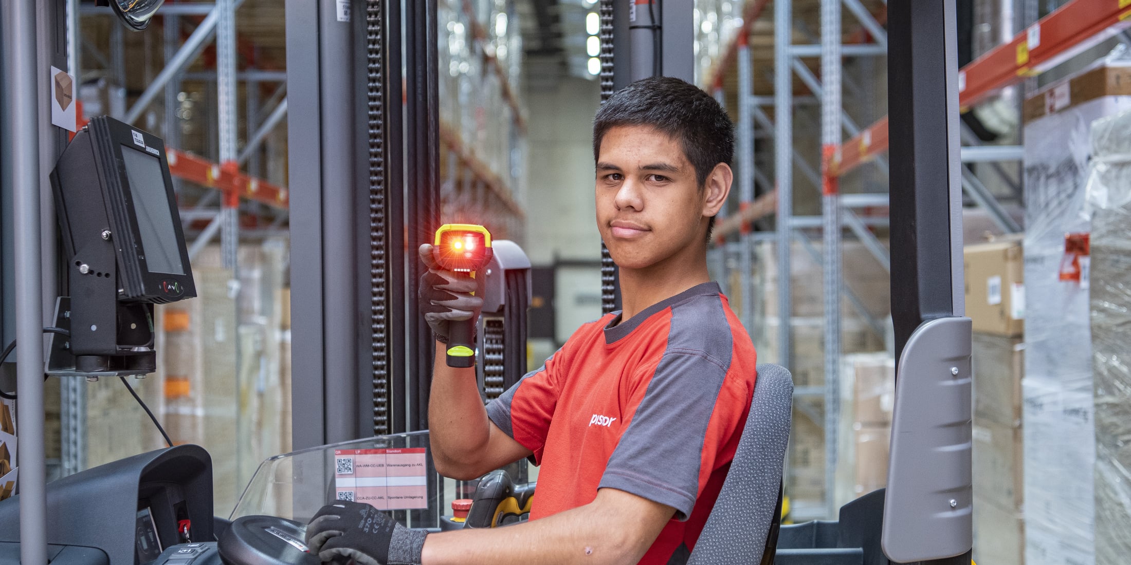 Lehrberufe Logistiker Logistikerin Juan Miguel Molina