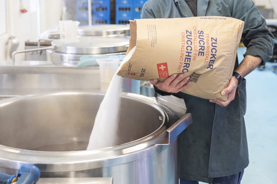 Pistor zu Besuch bei Sirupier Inspiration Zucker beifuegen