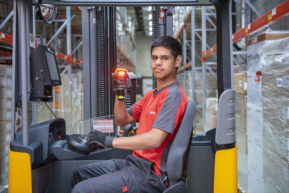 Lehrberufe Logistiker Logistikerin Juan Miguel Molina