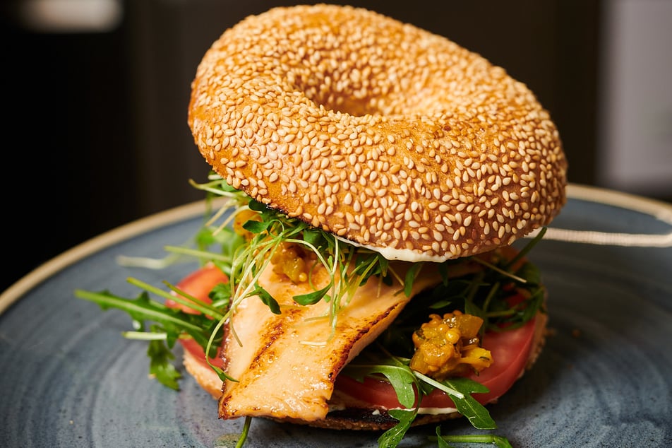 Privatklinik Wyss Lachsmedaillons Burger