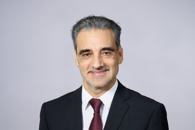 Ueber Pistor Geschaeftsleitung Jules Toth