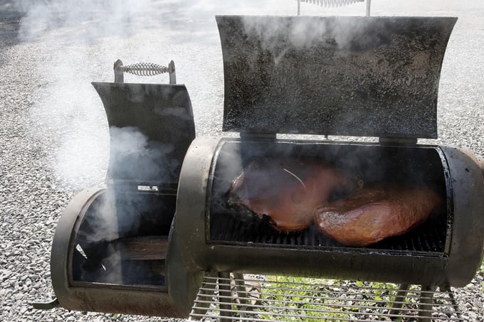 Pistor Inspiration bbq smoker iStock 000006385202 Large